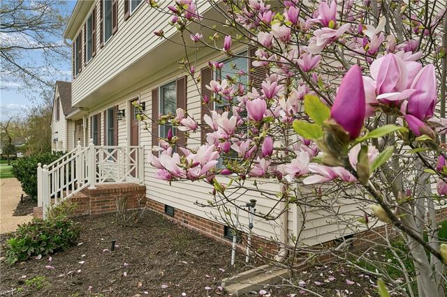 79 Queens CT, Newport News, VA 23606