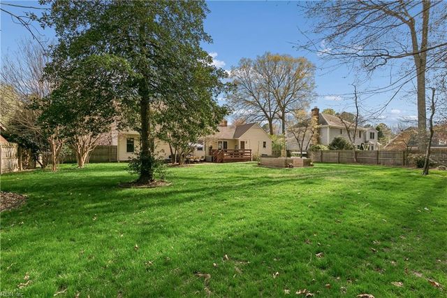 79 Queens CT, Newport News, VA 23606