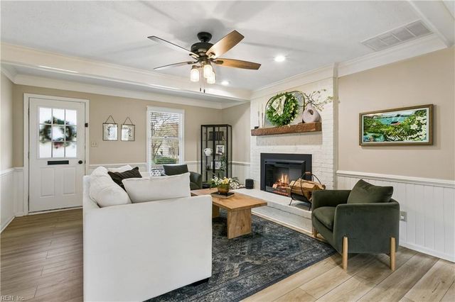 79 Queens CT, Newport News, VA 23606