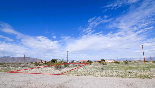 1572 Arctic Avenue, Thermal, CA 92274