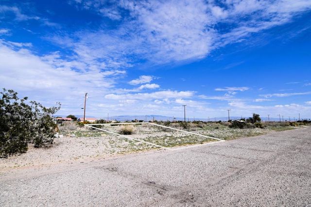 1572 Arctic Avenue, Thermal, CA 92274