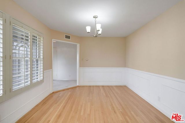 6012 S Kings Road, Los Angeles, CA 90056