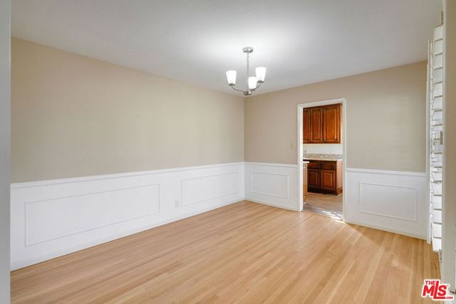 6012 S Kings Road, Los Angeles, CA 90056