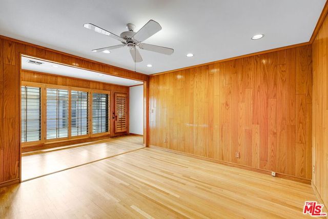 6012 S Kings Road, Los Angeles, CA 90056