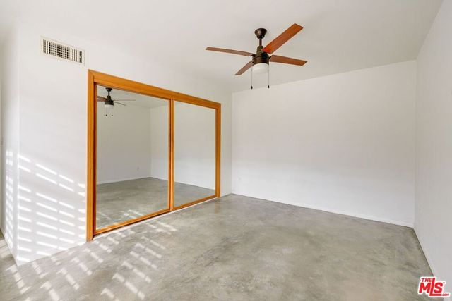 6012 S Kings Road, Los Angeles, CA 90056