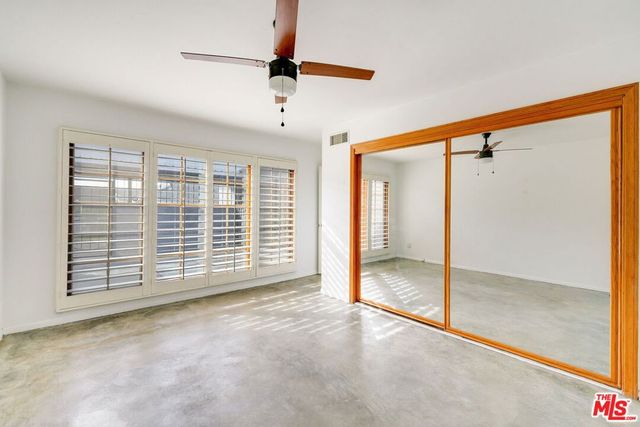 6012 S Kings Road, Los Angeles, CA 90056