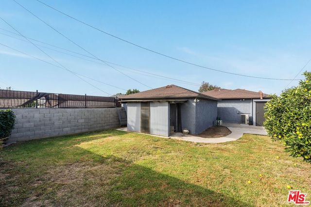 6012 S Kings Road, Los Angeles, CA 90056