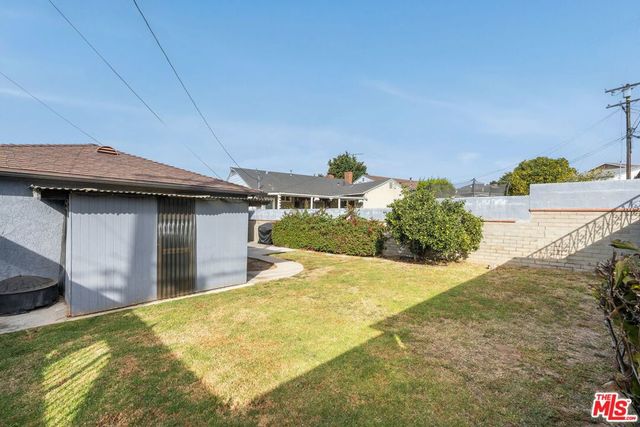 6012 S Kings Road, Los Angeles, CA 90056