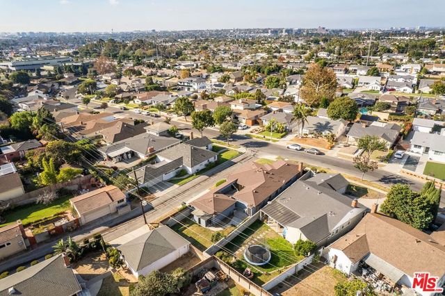 6012 S Kings Road, Los Angeles, CA 90056