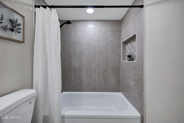 10208 N 8TH Place B, Phoenix, AZ 85020