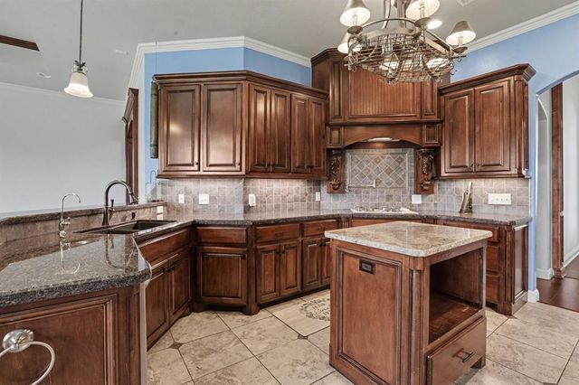 15215 Coral Creek Lane, Oklahoma City, OK 73165