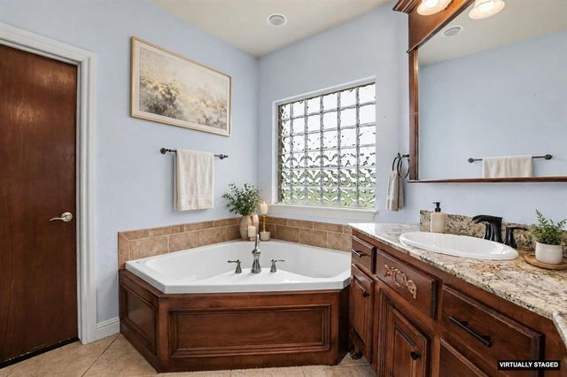 15215 Coral Creek Lane, Oklahoma City, OK 73165