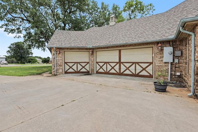 15215 Coral Creek Lane, Oklahoma City, OK 73165