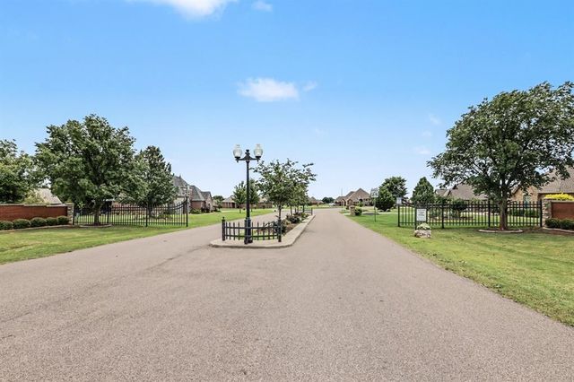 15215 Coral Creek Lane, Oklahoma City, OK 73165