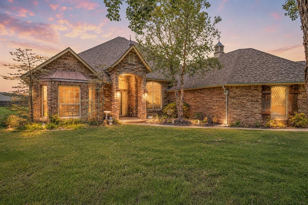 15215 Coral Creek Lane, Oklahoma City, OK 73165