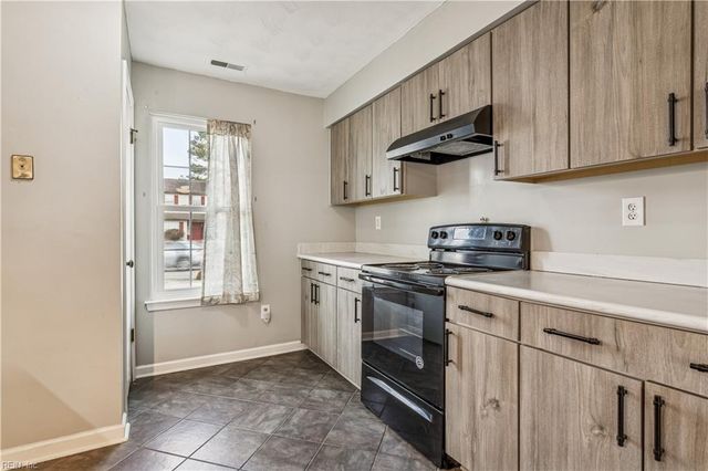 5487 Davis WAY, Virginia Beach, VA 23462