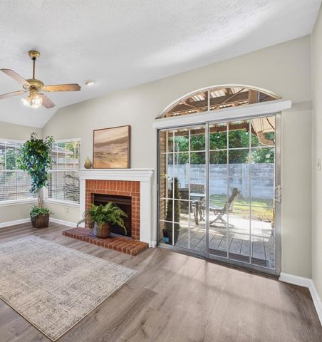 4415 Echo Falls Drive, Kingwood, TX 77345