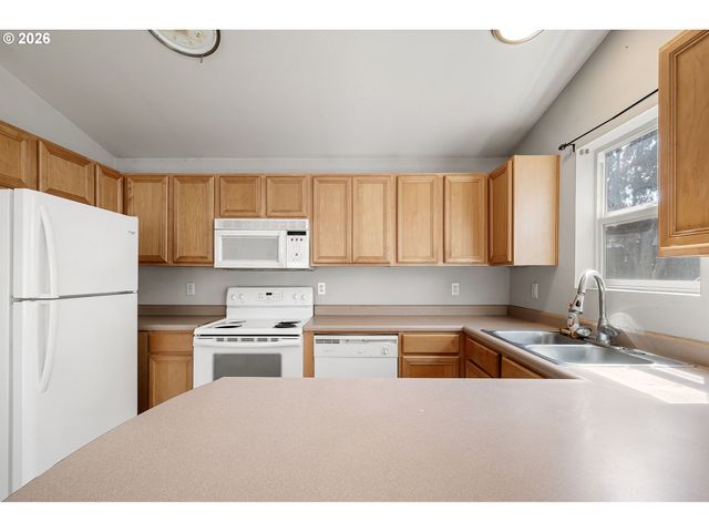 593 HANOVER St, Eugene, OR 97402