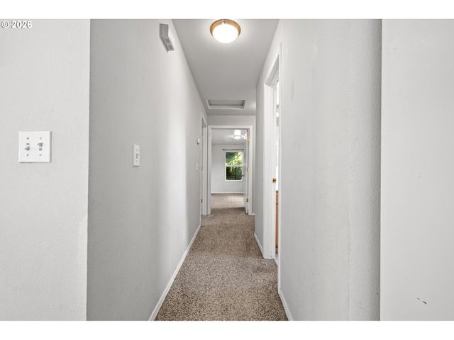 593 HANOVER St, Eugene, OR 97402