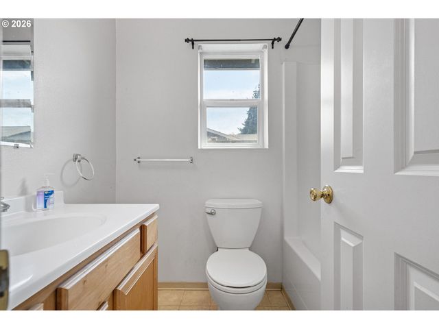 593 HANOVER St, Eugene, OR 97402