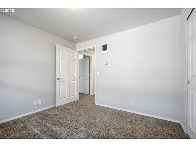 593 HANOVER St, Eugene, OR 97402