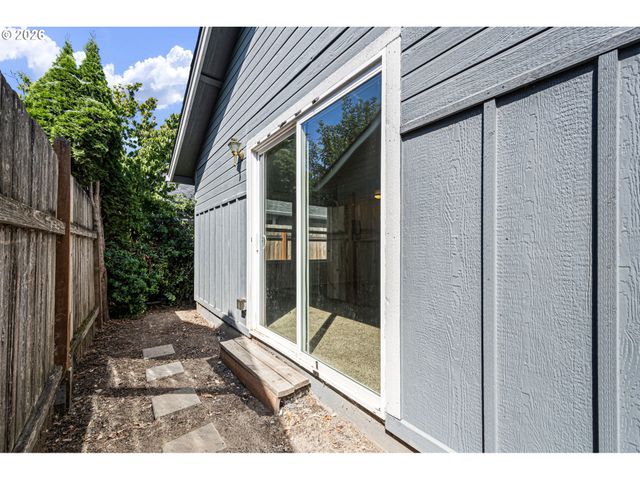 593 HANOVER St, Eugene, OR 97402