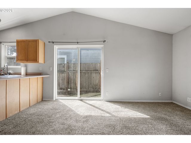 593 HANOVER St, Eugene, OR 97402