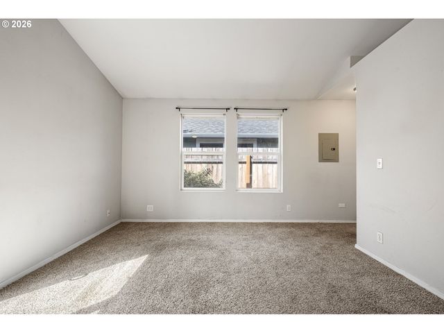 593 HANOVER St, Eugene, OR 97402
