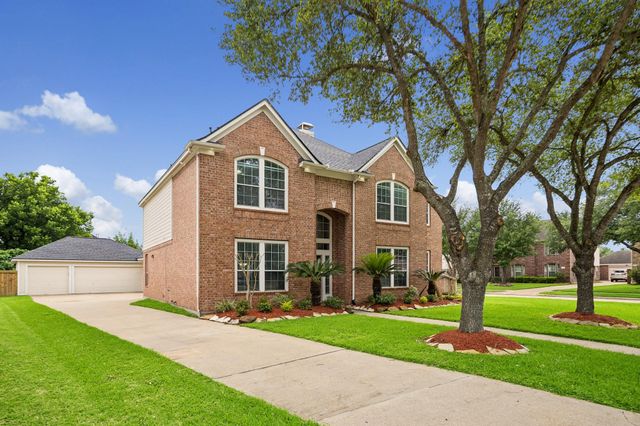 5002 Hearth Hollow Lane, Sugar Land, TX 77479