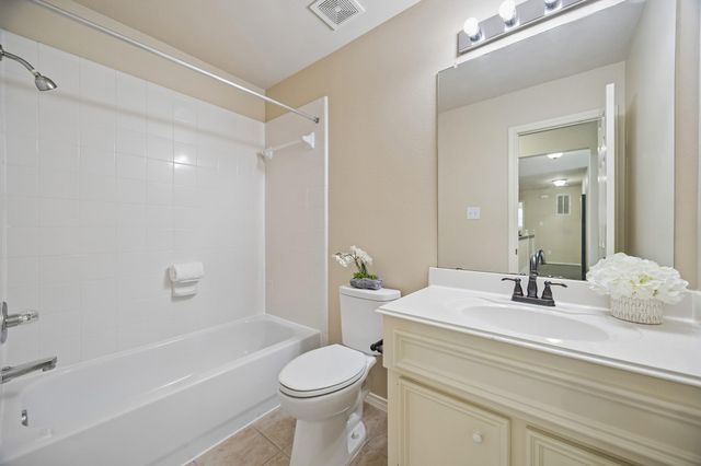 5002 Hearth Hollow Lane, Sugar Land, TX 77479
