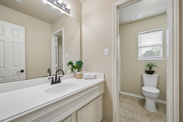 5002 Hearth Hollow Lane, Sugar Land, TX 77479