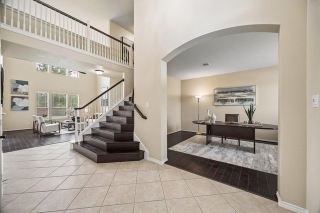 5002 Hearth Hollow Lane, Sugar Land, TX 77479