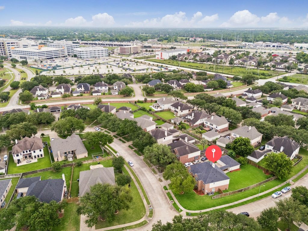 5002 Hearth Hollow Lane, Sugar Land, TX 77479