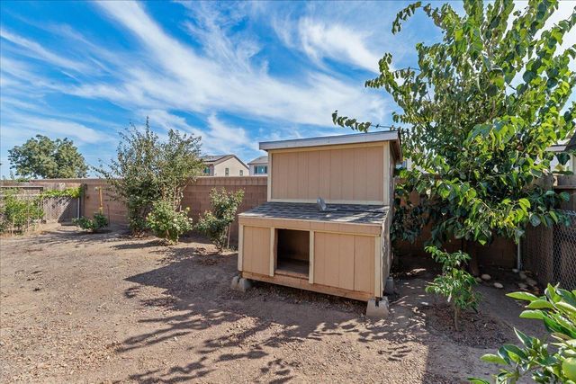 10638 Allman Dr, Stockton, CA 95212