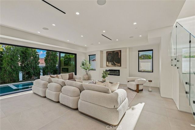 12408 Cumpston, Valley Village, CA 91607