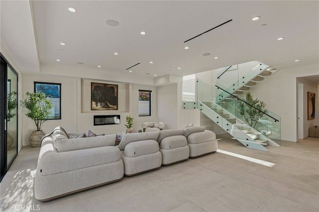 12408 Cumpston, Valley Village, CA 91607