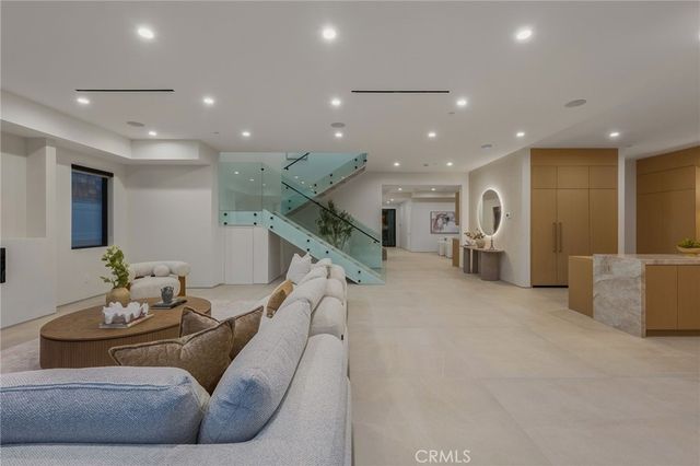 12408 Cumpston, Valley Village, CA 91607