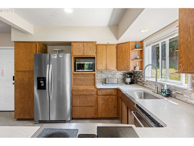 1122 Se 1ST St, Winlock, WA 98596