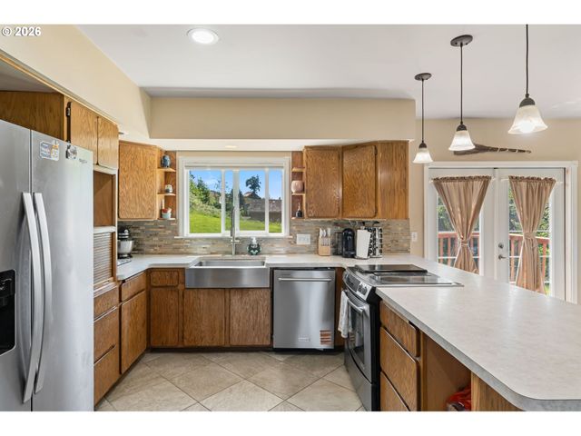 1122 Se 1ST St, Winlock, WA 98596