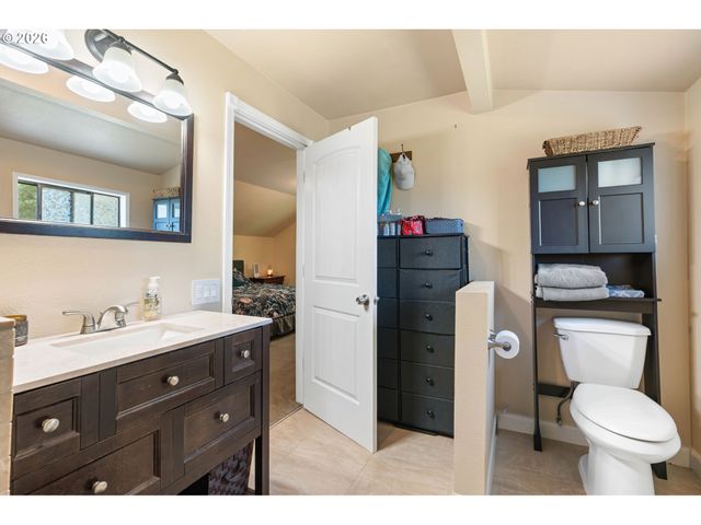 1122 Se 1ST St, Winlock, WA 98596