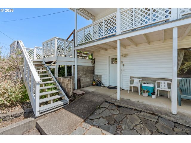 1122 Se 1ST St, Winlock, WA 98596