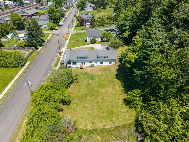 1122 Se 1ST St, Winlock, WA 98596