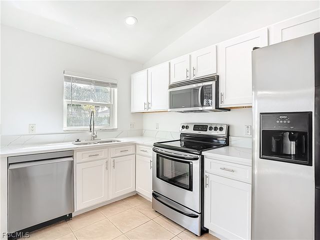 1723 NE 2nd PL, Cape Coral, FL 33909