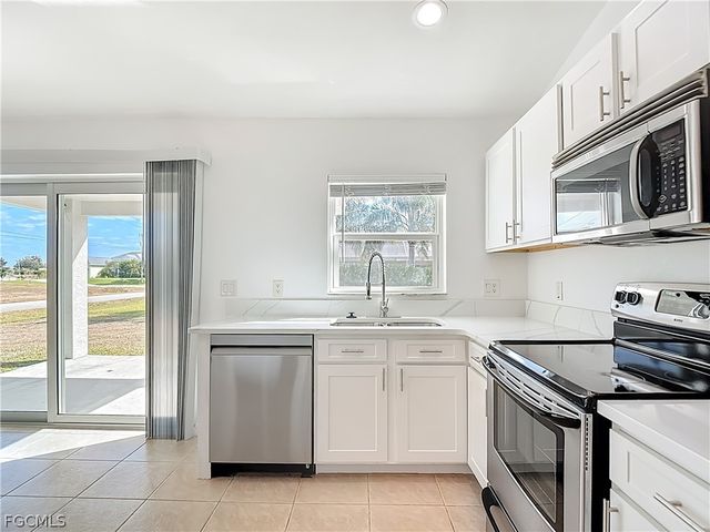 1723 NE 2nd PL, Cape Coral, FL 33909