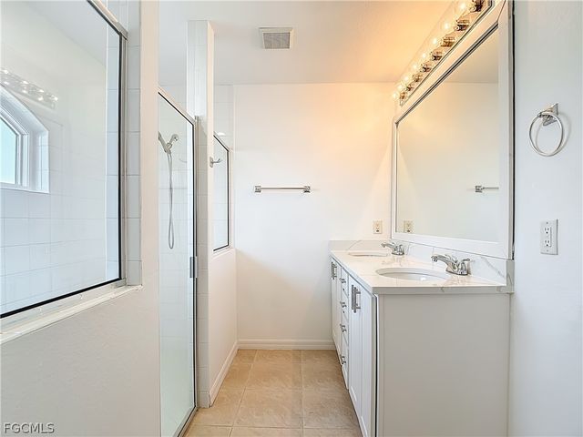 1723 NE 2nd PL, Cape Coral, FL 33909