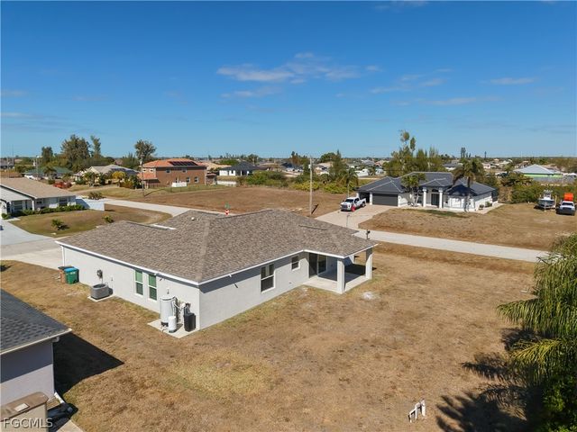 1723 NE 2nd PL, Cape Coral, FL 33909