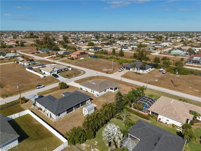 1723 NE 2nd PL, Cape Coral, FL 33909