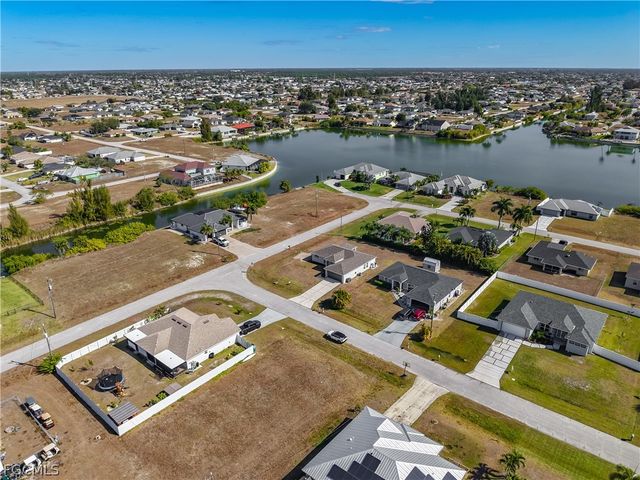 1723 NE 2nd PL, Cape Coral, FL 33909