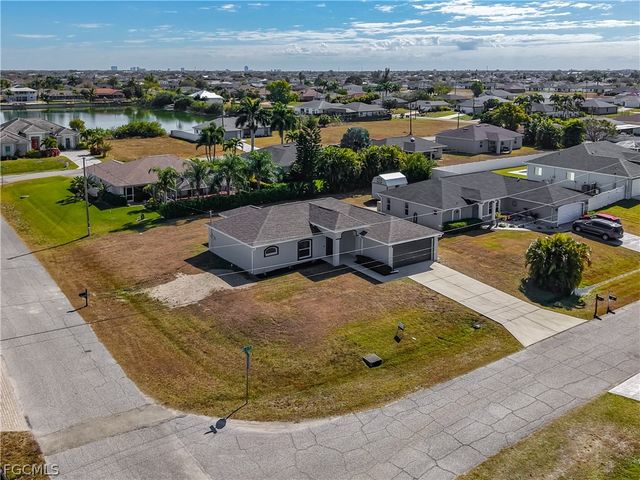 1723 NE 2nd PL, Cape Coral, FL 33909