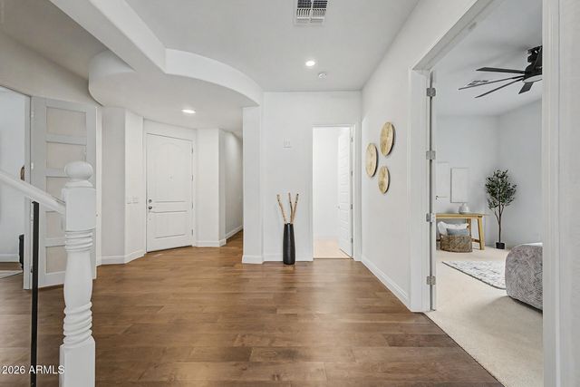 8539 W MIDWAY Avenue, Glendale, AZ 85305
